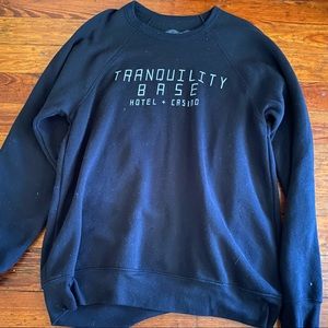arctic monkeys tranquility base hotel and casino crewneck xl